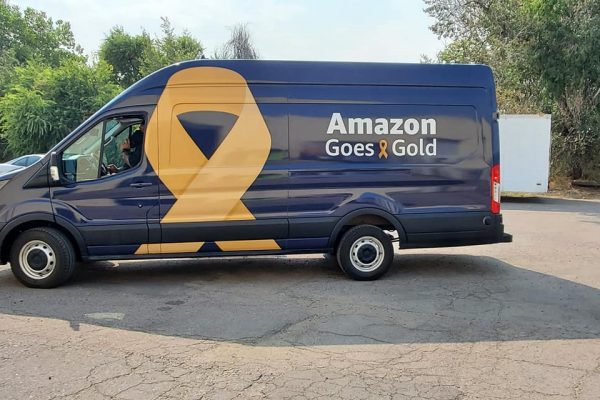 Fleet vehicle with custom graphics